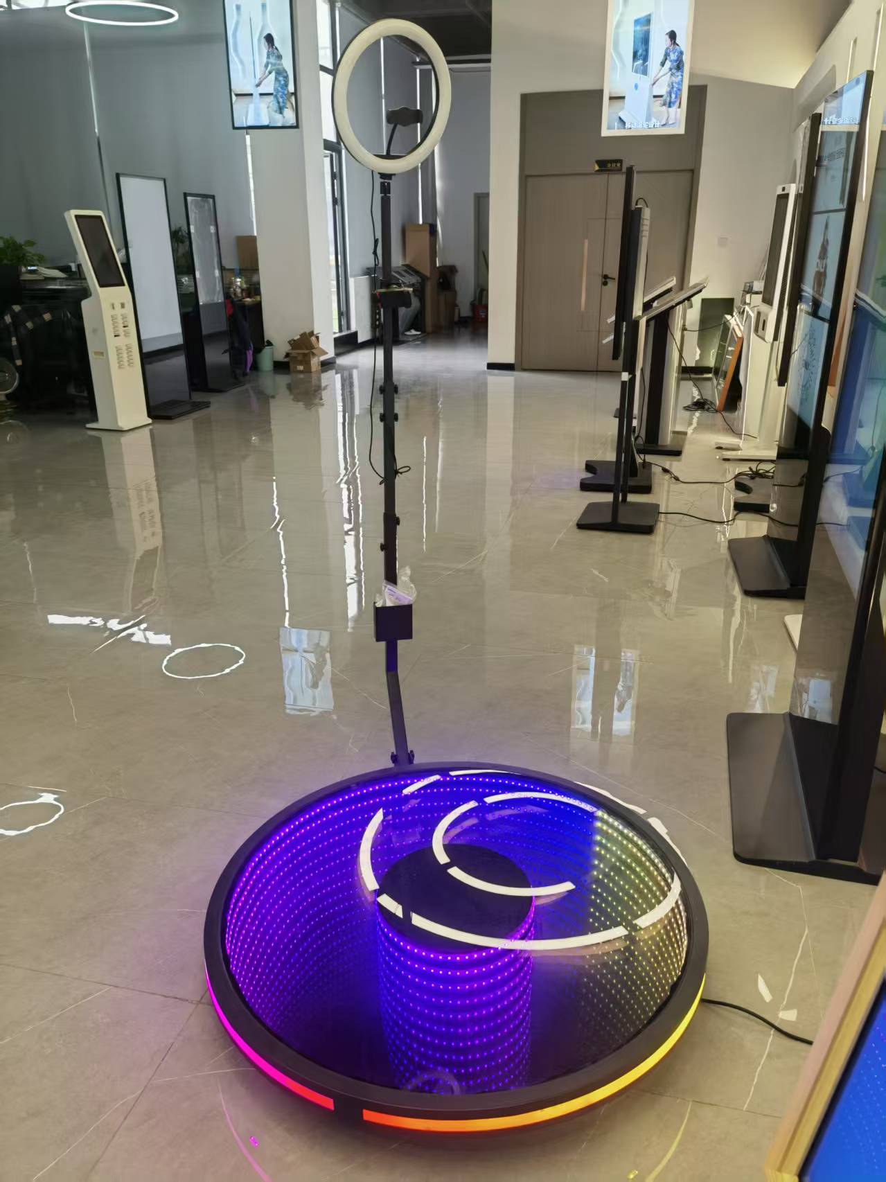 360 PhotoRooth LED video kabinəsi