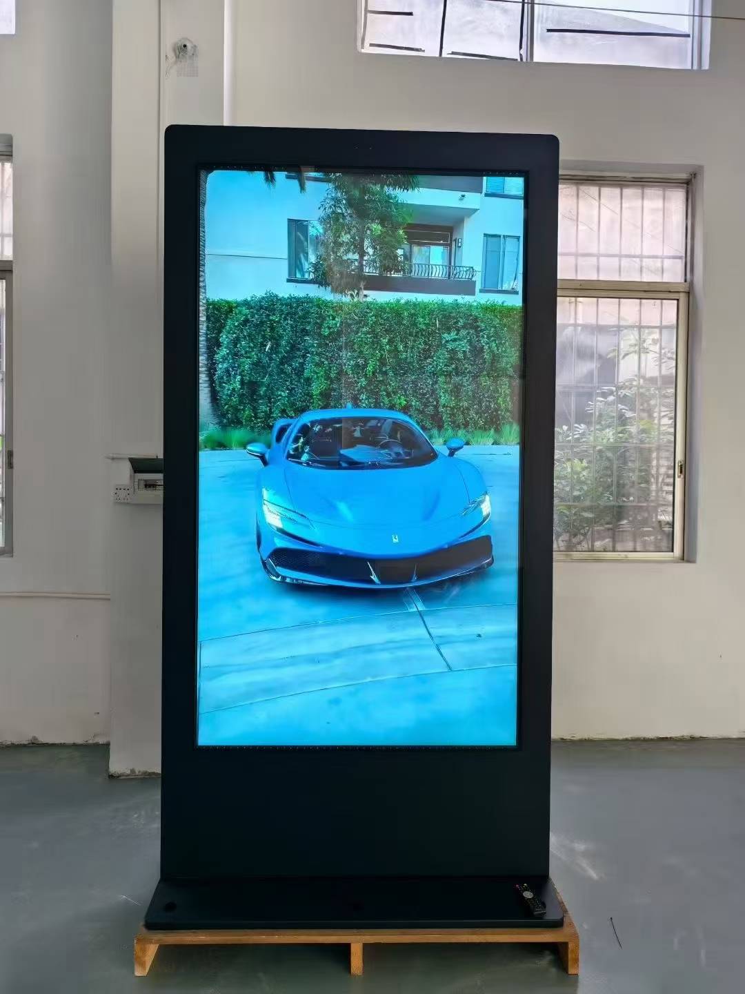 2500nits Kiosk 4K rəqəmsal lövhə olan 86 düymlük döşəmə
