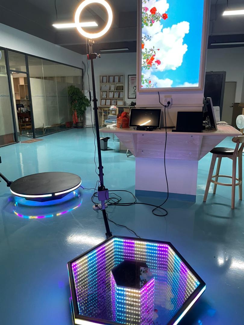 3D holoqrafik ekrani Avtomatik 360 dərəcə selfie foto kabinəsi